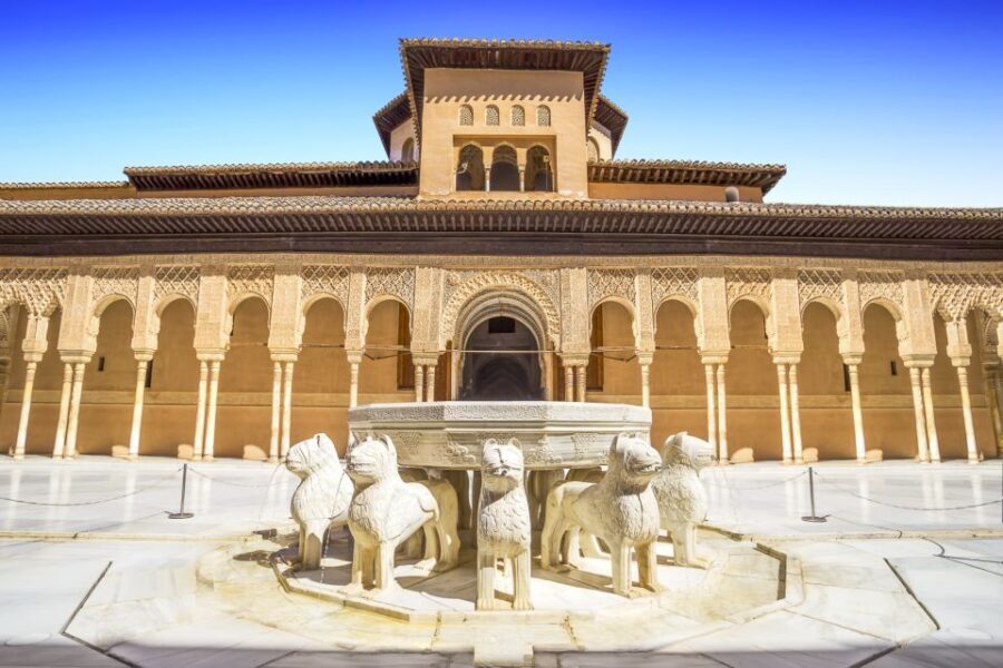 Alhambra, Nasrid Palaces and Albaicin Tour - What to bring, and what can slow you down