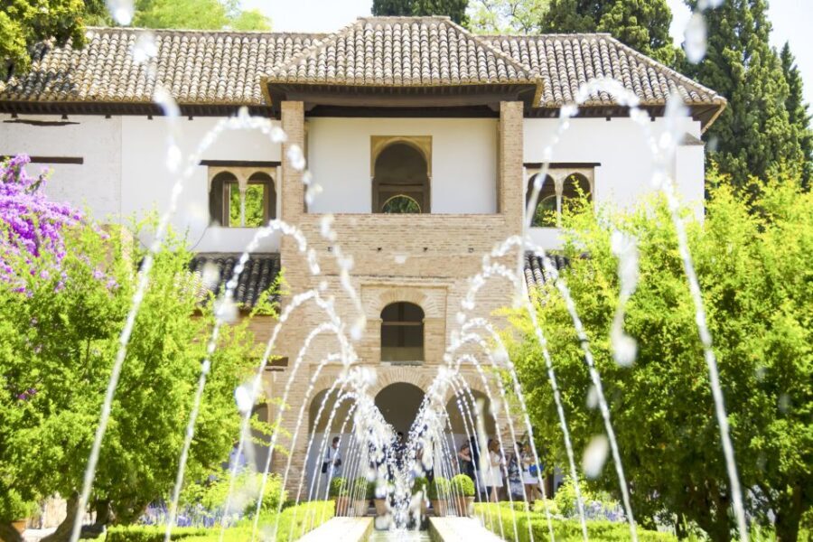 Alhambra, Nasrid Palaces and Albaicin Tour - Palace of Charles V: the twist you’ll notice in the middle