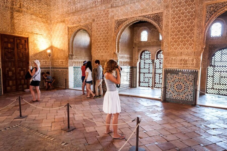 Fast-Track Alhambra & Nasrid Palaces Guided Tour - Price, Value, and Booking Reality at the Alhambra
