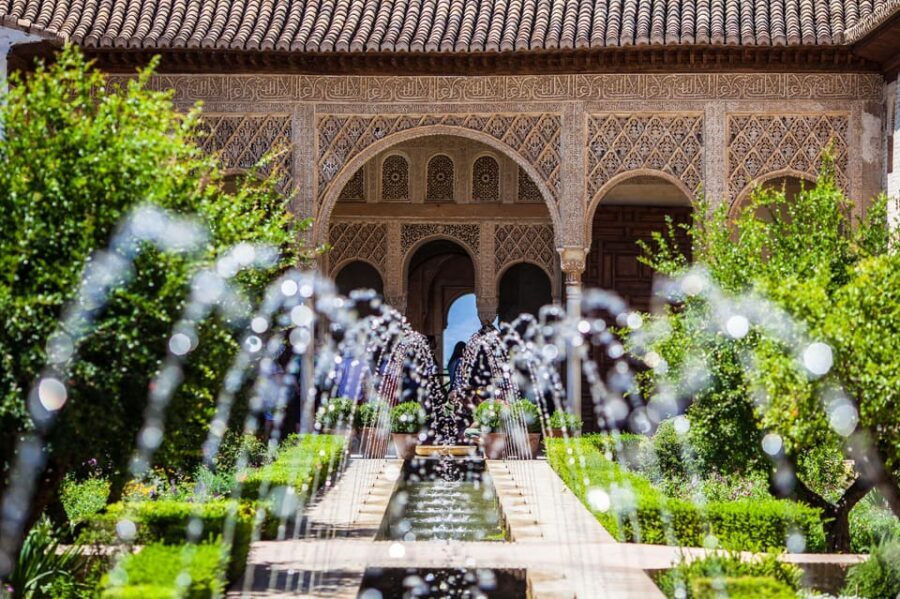 Granada: Alhambra, Alcazaba, and Nasrid Palaces Tour - Visitor center stop: getting your bearings fast