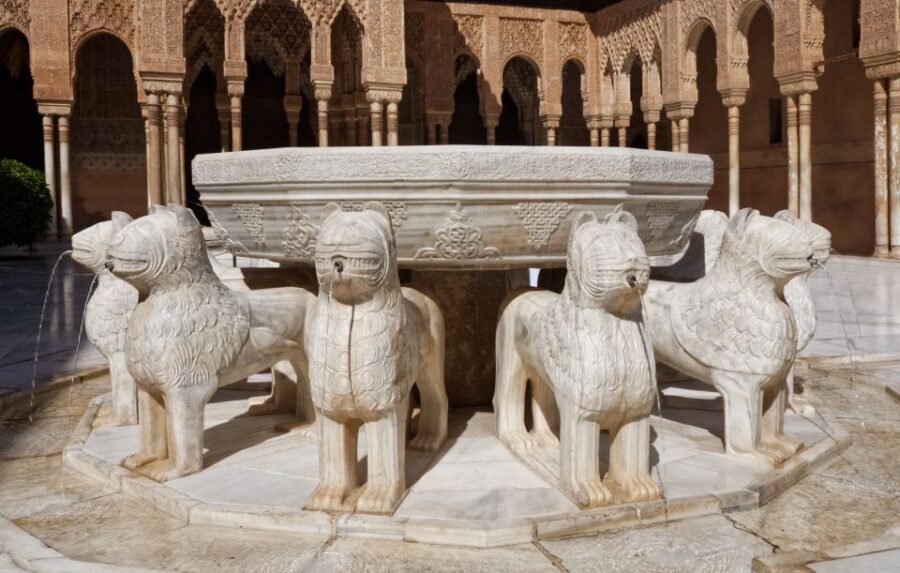 Granada: Alhambra and Nasrid Palaces Private Tour - Where you start: meeting points near the Alhambra zone