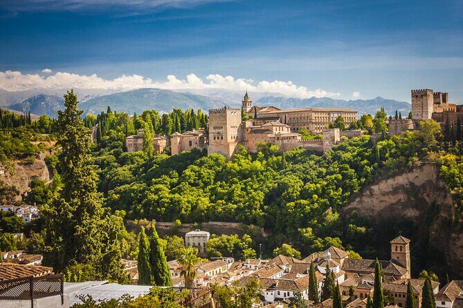 Granada, Visit Alhambra with Nasrid palaces, gardens and Alcazaba - Key highlights at a glance