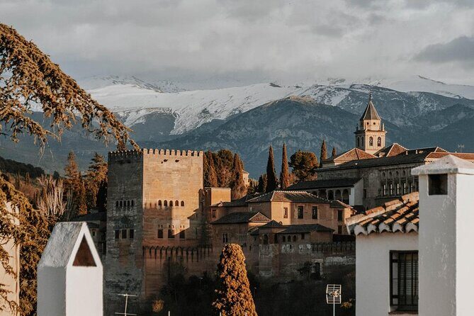 Private Alhambra Highlights Tour Including the Nasrid Palaces - Key Points Worth Clipping for Your Granada Day
